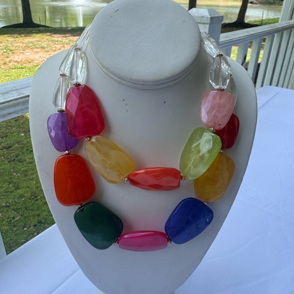 GOLD MOTHER OF PEARL NECKLACE - Picture 8 of 9